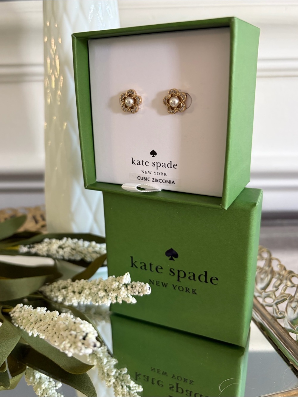 kate spade Gold Flower Pearl Stud Earrings